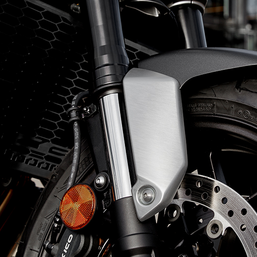 ALUMINIUM FRONT FENDER COVER