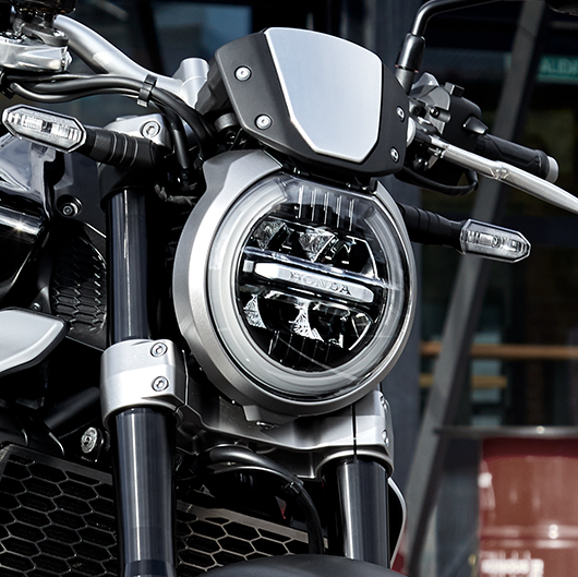 RETRO STYLING MEETS MODERN AESTHETICS
